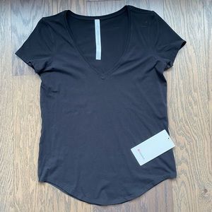 black Love Tee lululemon short sleeve